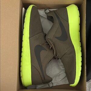 Nike Men's Brown and Neon Green Sneakers Used